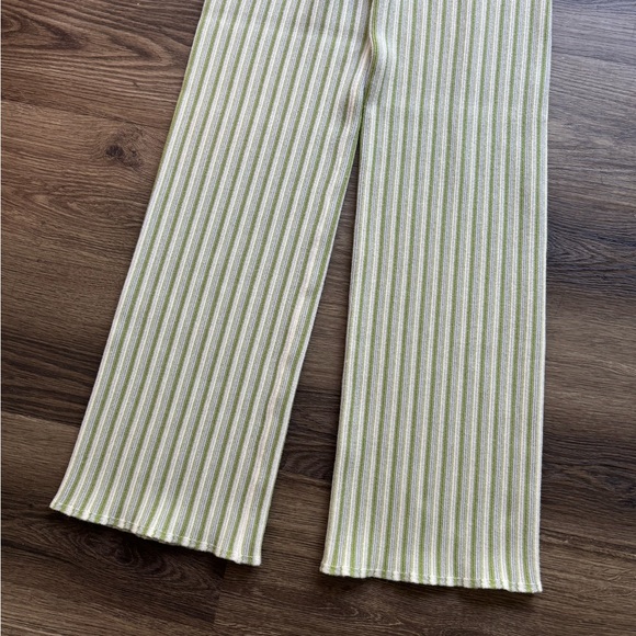 Ribbed Pattern Pants - Picture 3 of 4